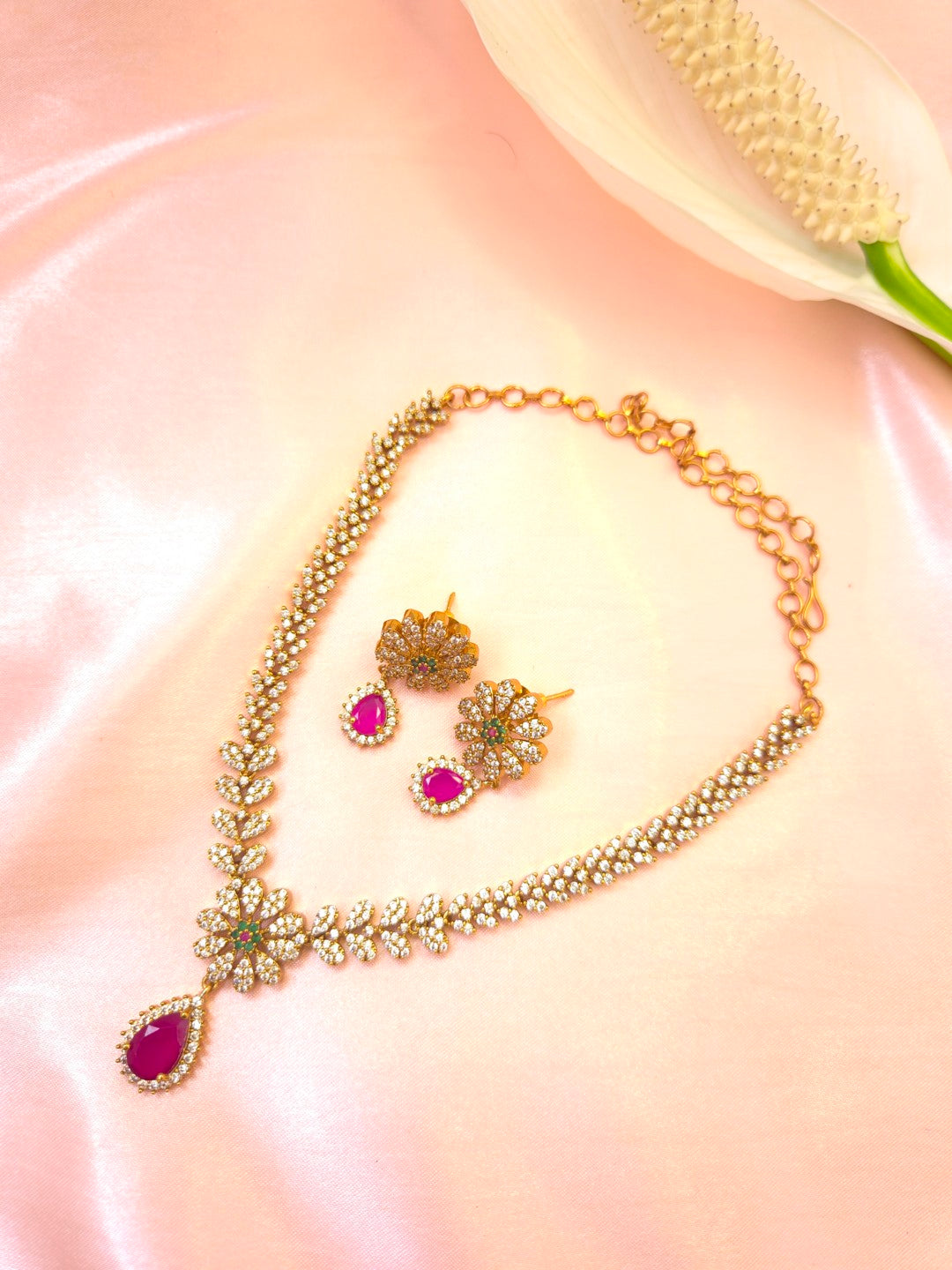 Gulabi Grace Necklace Set
