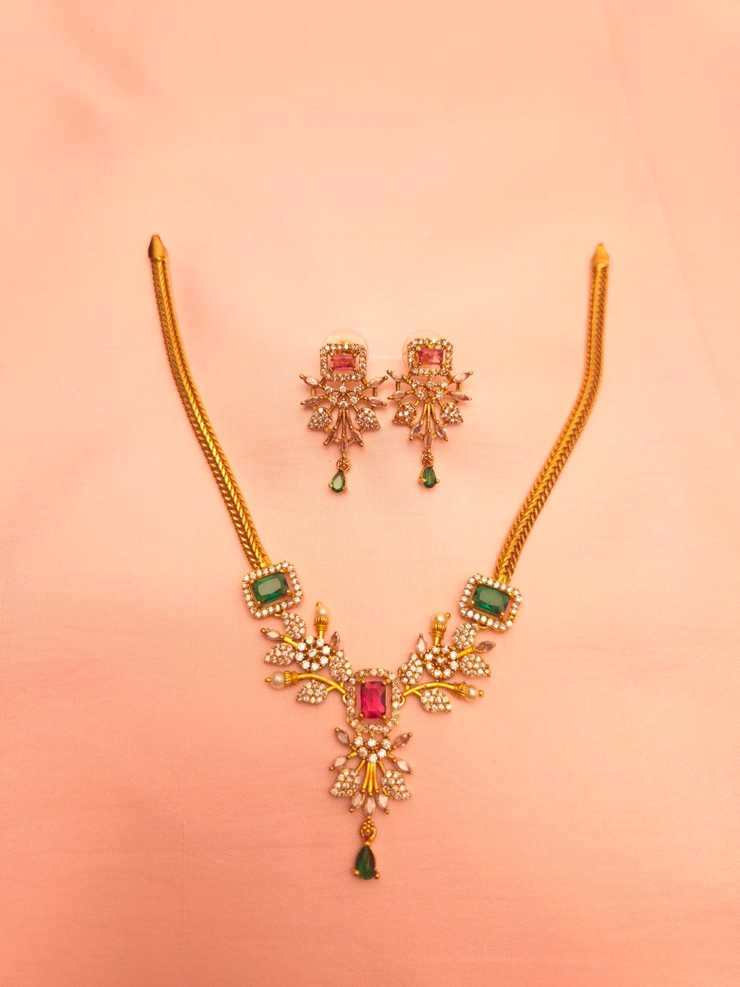 Fab Blossom White & Green Necklace Set