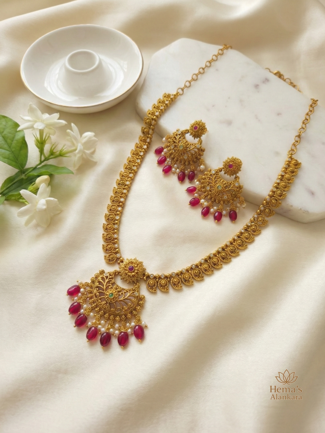 Mango Motif Pendant Necklace Set