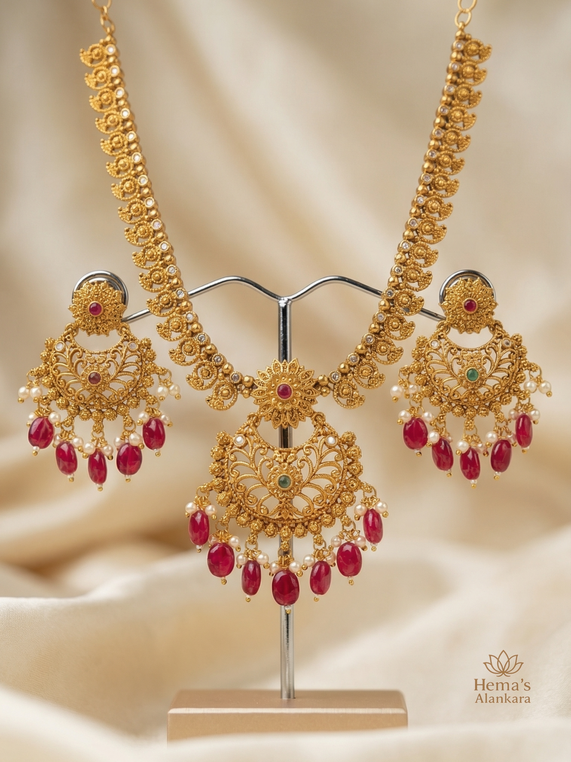 Mango Motif Pendant Necklace Set