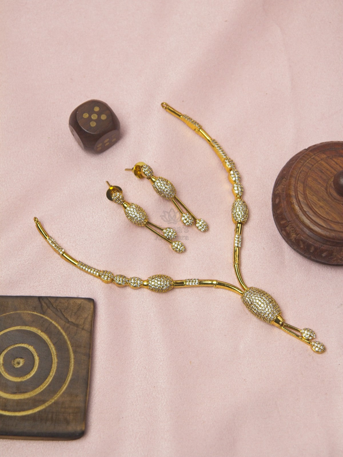 Elegant White Cascade Zircon Necklace Set with Drop Earrings