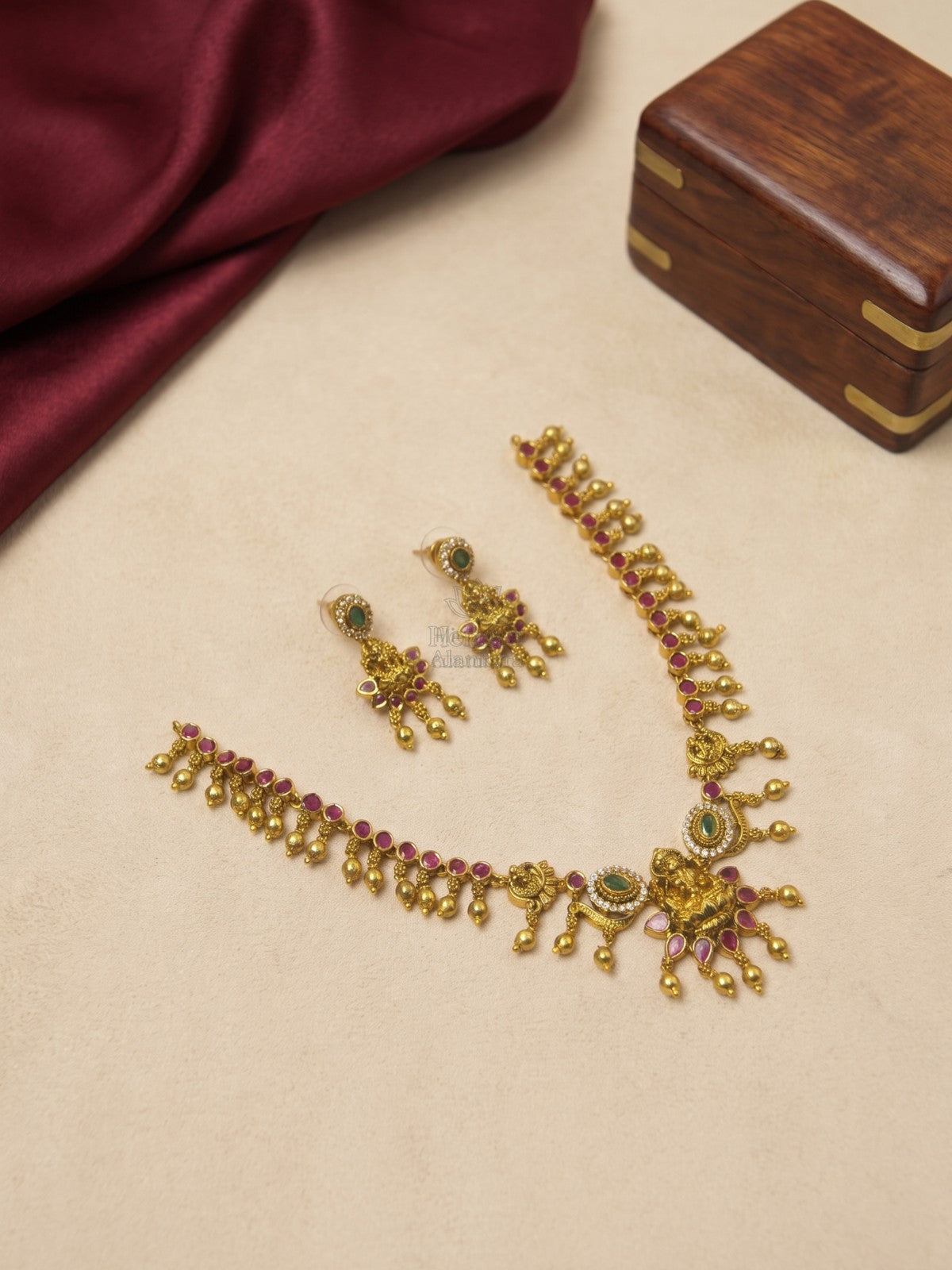 Antique Kemp Stone Lakshmi Necklace set with Earrings