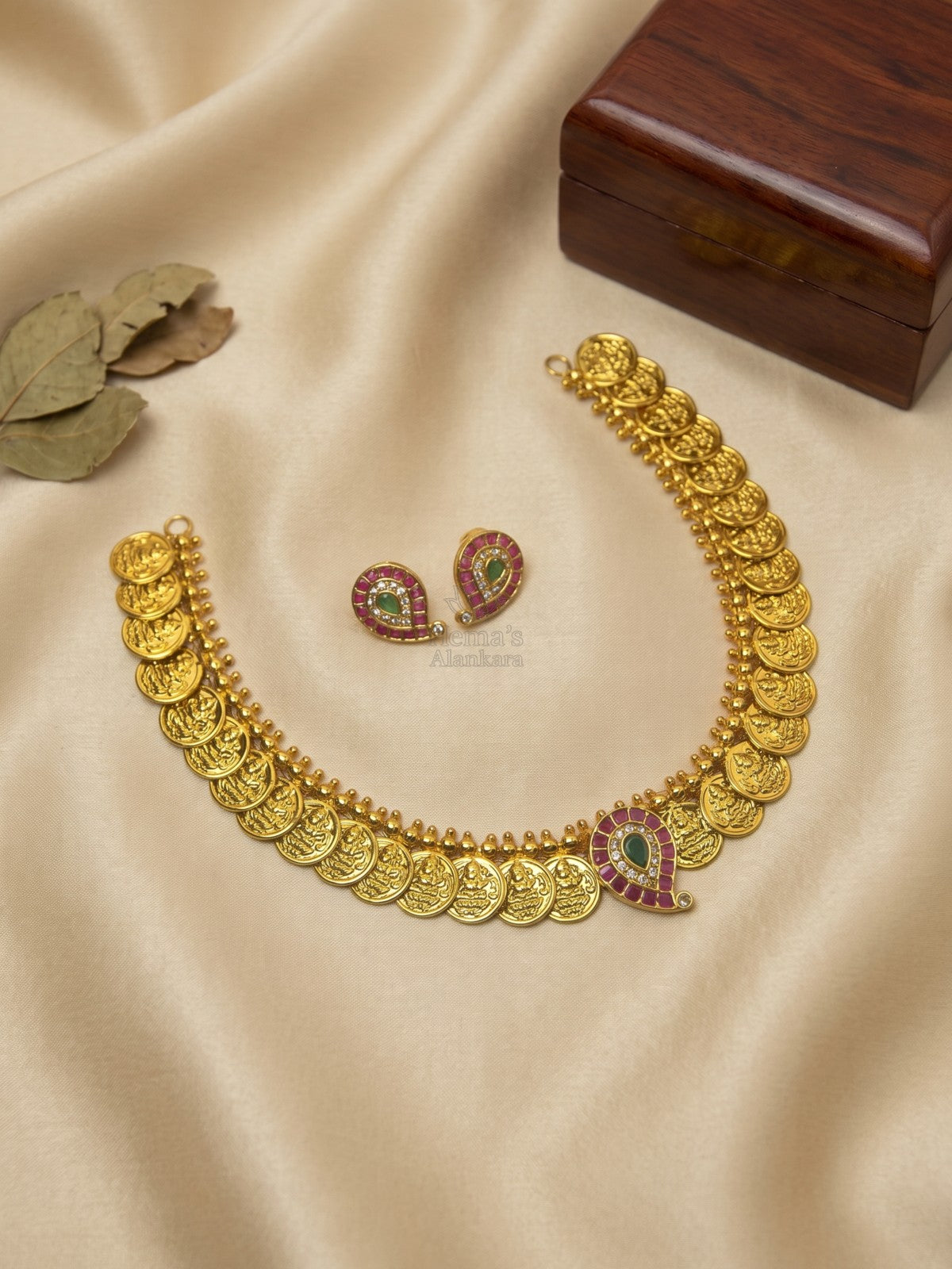 Lakshmi Paisley Heritage Necklace Set with Earrings