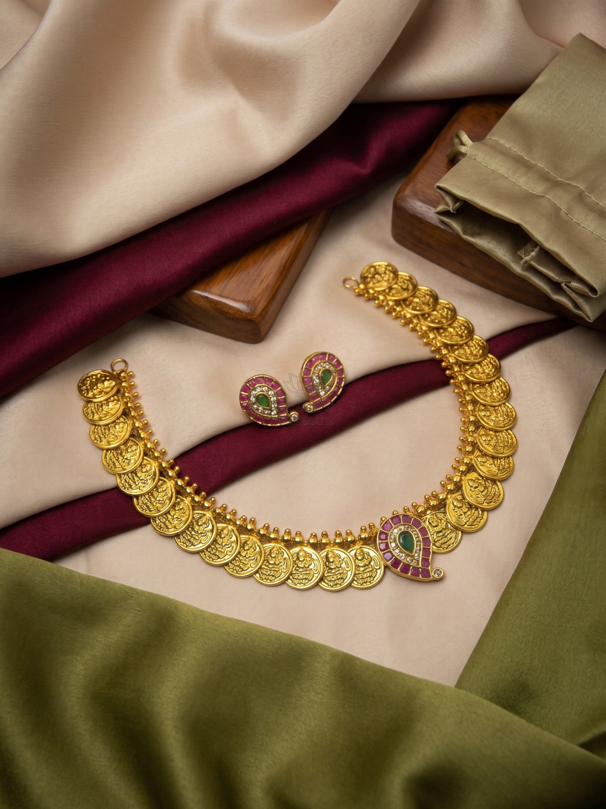 Lakshmi Paisley Heritage Necklace Set with Earrings