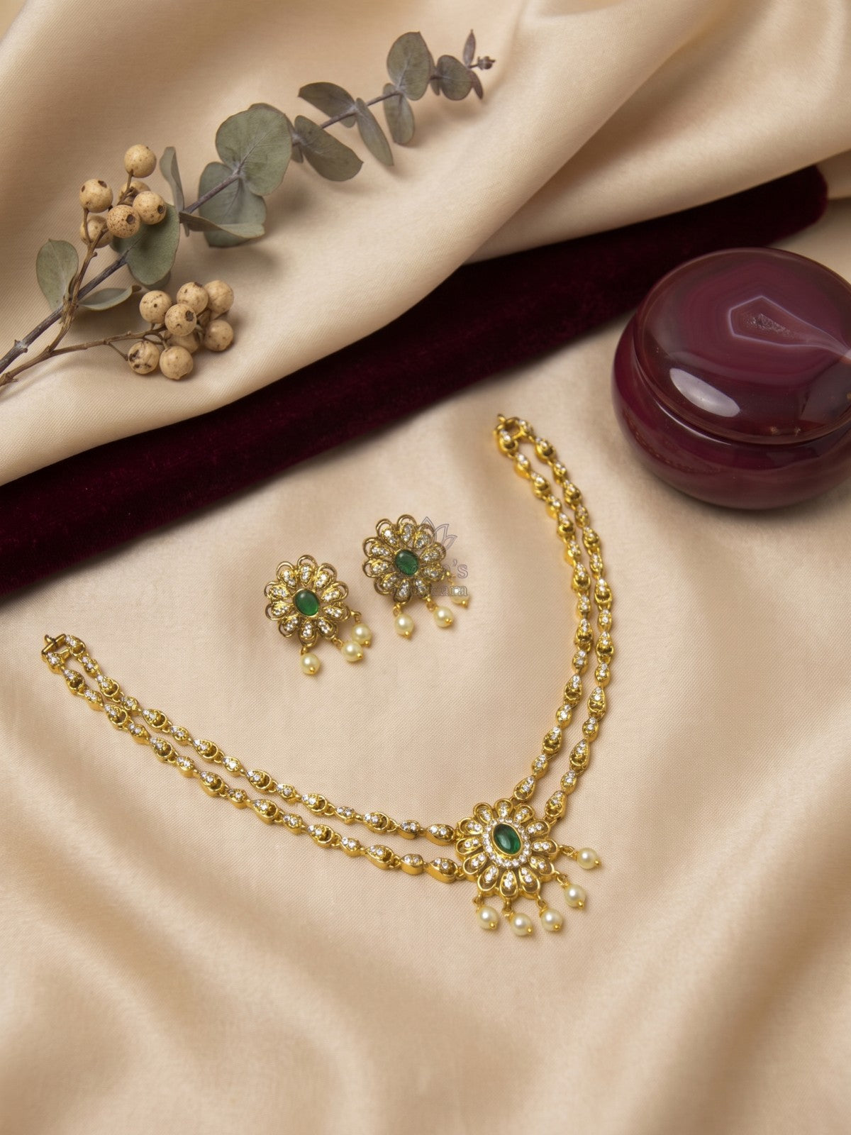 Heritage Emerald Blossom Layered Necklace Set with Earrings