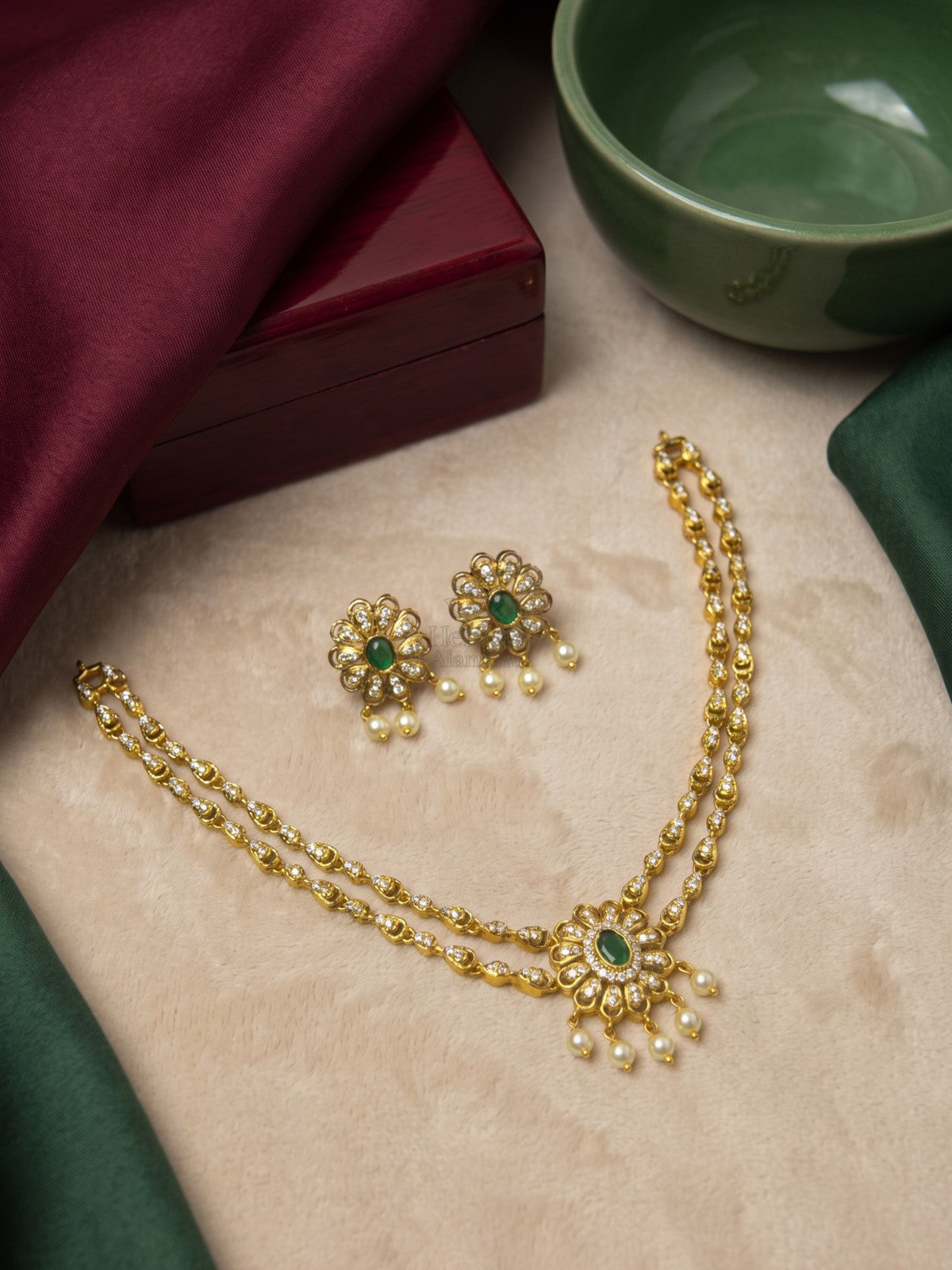 Heritage Emerald Blossom Layered Necklace Set with Earrings