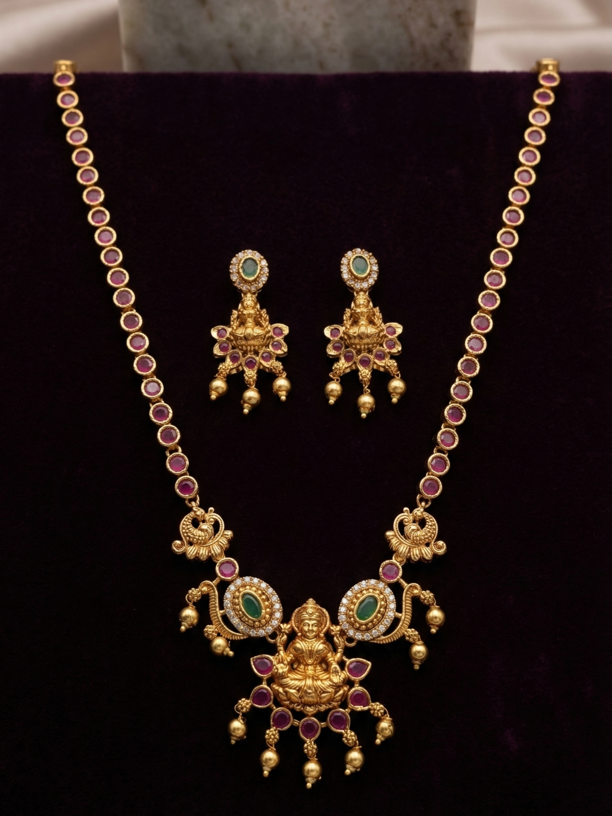Antique Kemp Stone Lakshmi Necklace set with Earrings