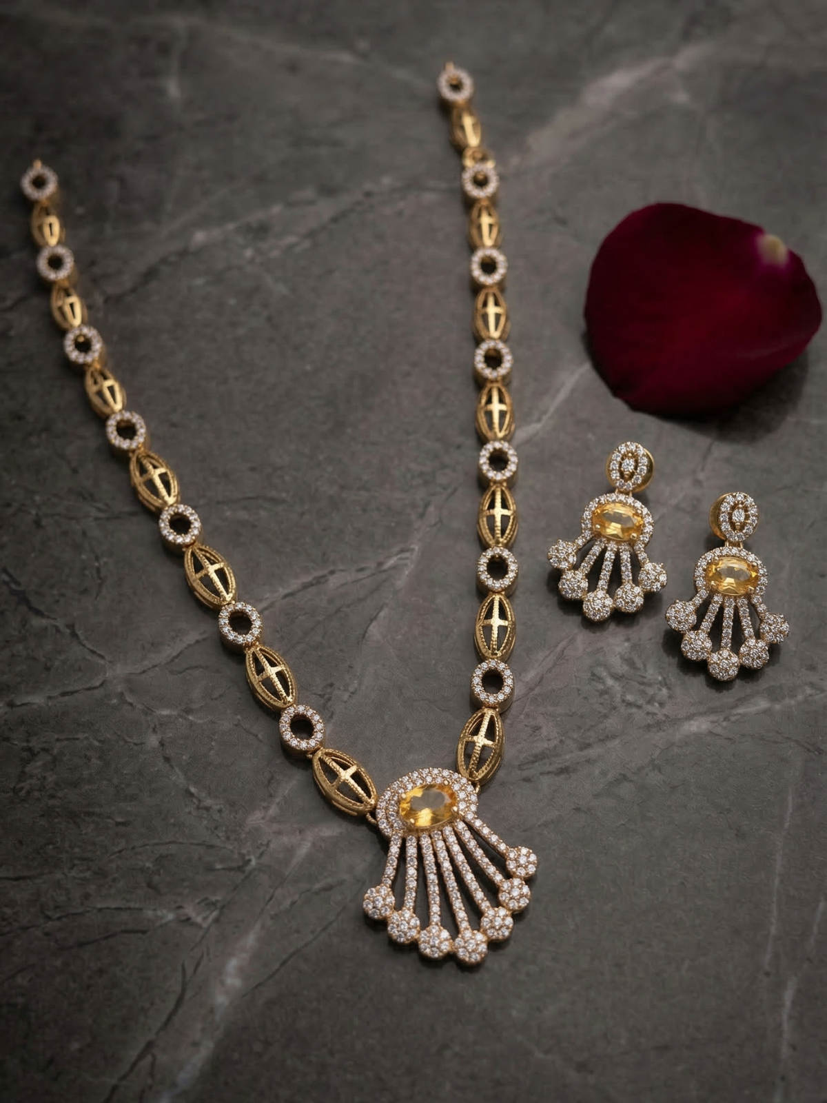 Golden Radiance Necklace Set with Earrings