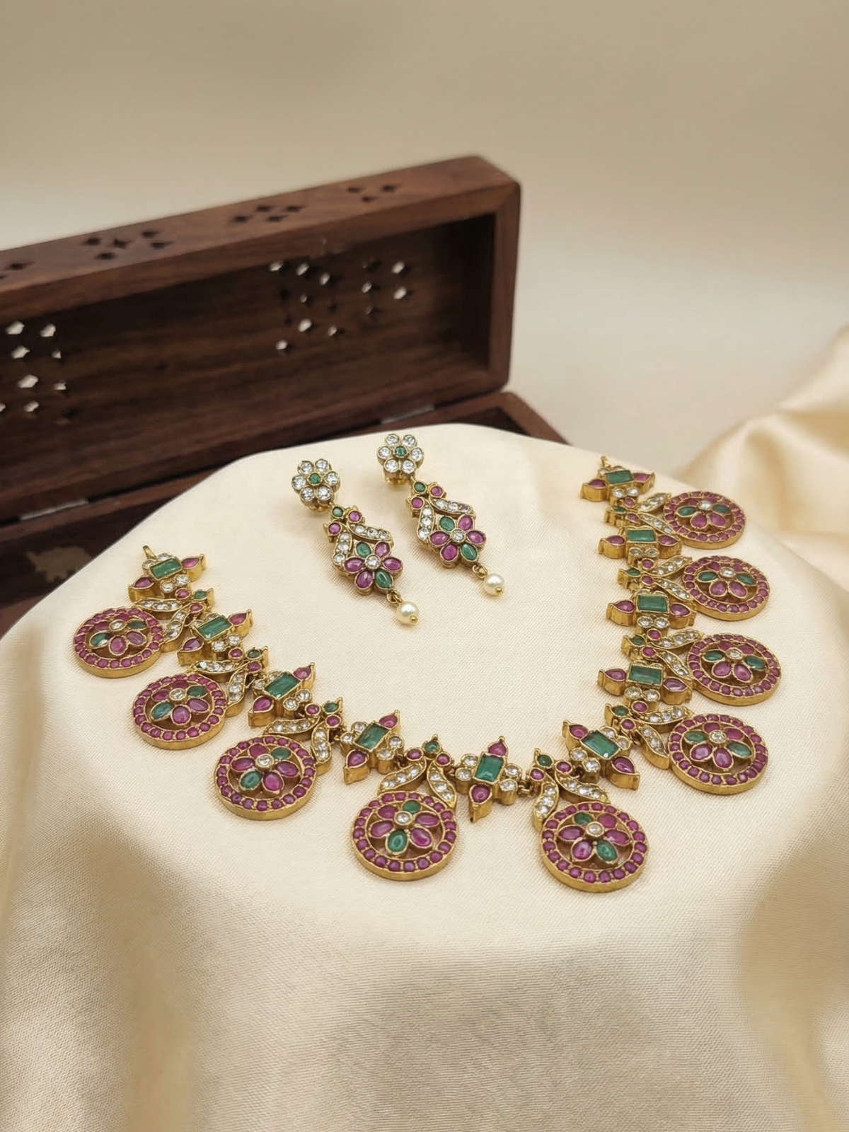 Kemp Stone Floral Coin Necklace Set with Green Stones and Earrings